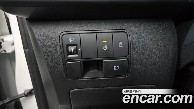 Hyundai Staria 2025 — photo 19