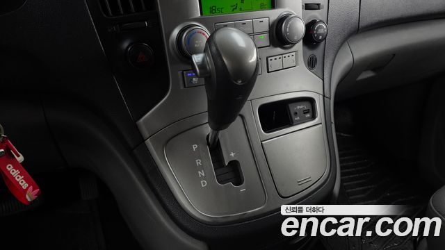 Hyundai Starex 2014 — photo 9