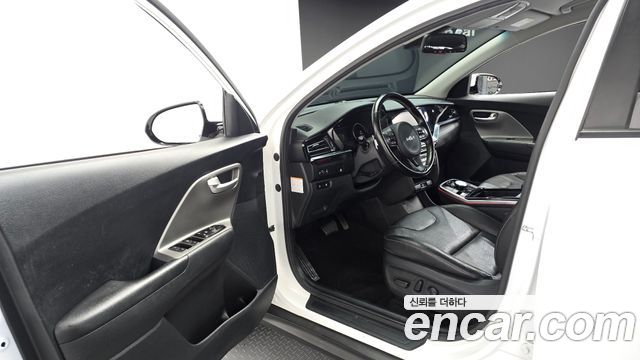 Kia Niro 2023 — photo 10