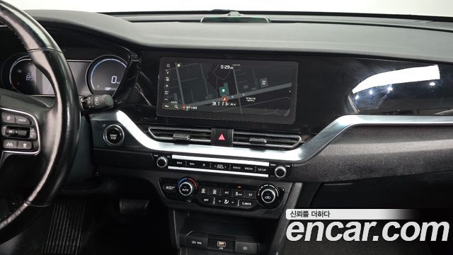 Kia Niro 2023 — photo 11