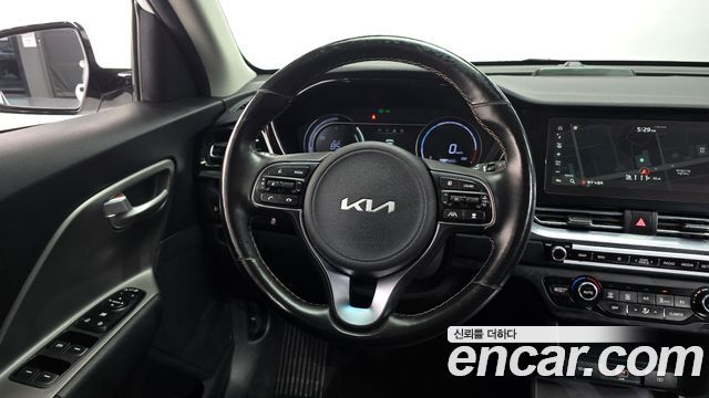 Kia Niro 2023 — photo 12