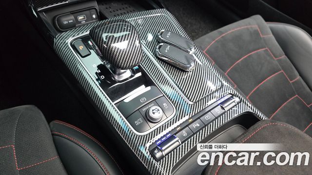 Kia Stinger 2023 — photo 9