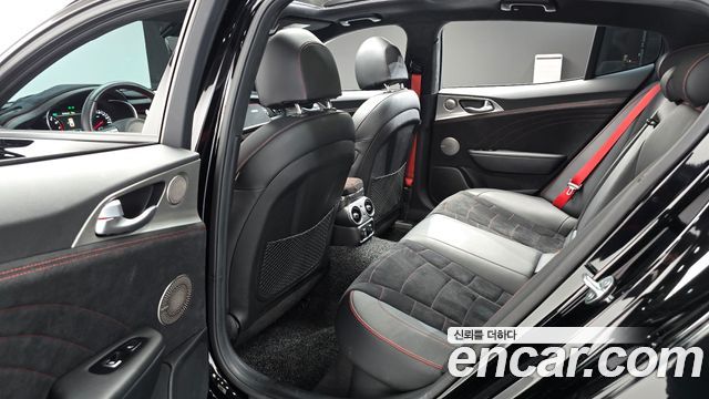 Kia Stinger 2023 — photo 11