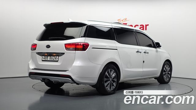 Kia Canival 2016 — photo 2