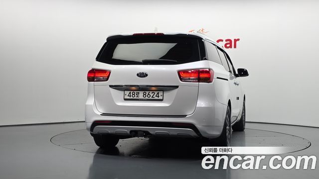 Kia Canival 2016 — photo 4