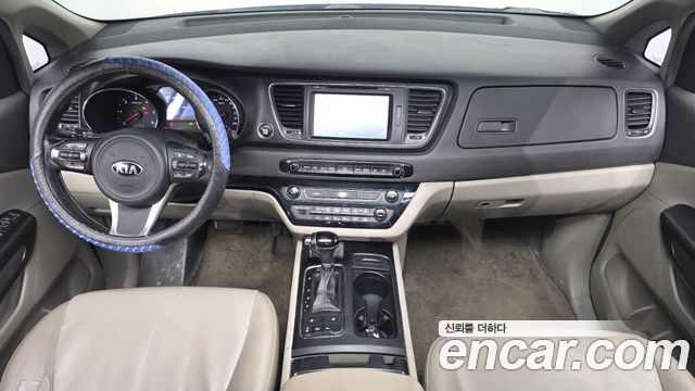 Kia Canival 2016 — photo 10
