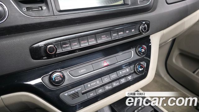 Kia Canival 2016 — photo 22