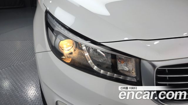 Kia Canival 2016 — photo 8