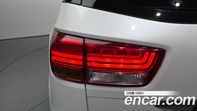 Kia Canival 2016 — photo 9