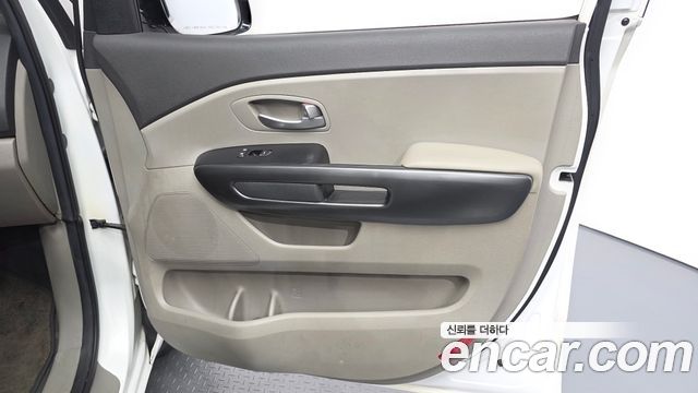 Kia Canival 2016 — photo 14
