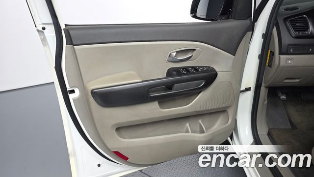 Kia Canival 2016 — photo 15
