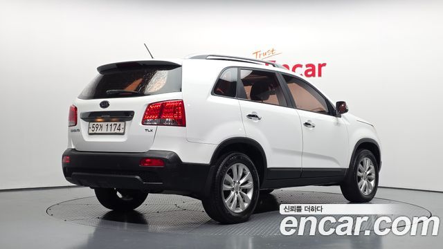 Kia Sorento 2010 — photo 2