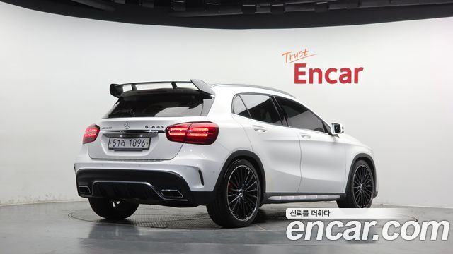 Mercedes-Benz GLA-Class 2018 — photo 2