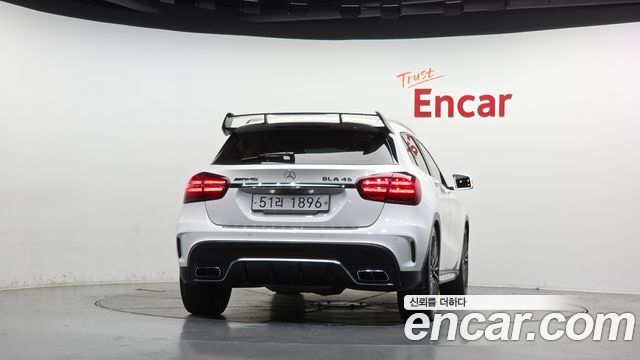 Mercedes-Benz GLA-Class 2018 — photo 4