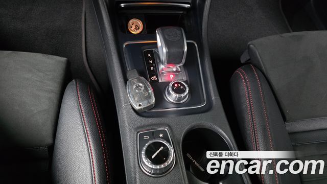 Mercedes-Benz GLA-Class 2018 — photo 12