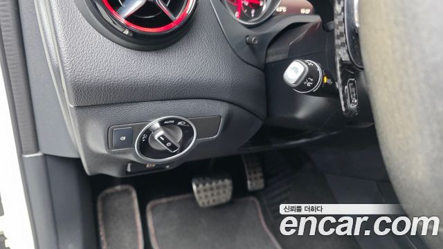 Mercedes-Benz GLA-Class 2018 — photo 24
