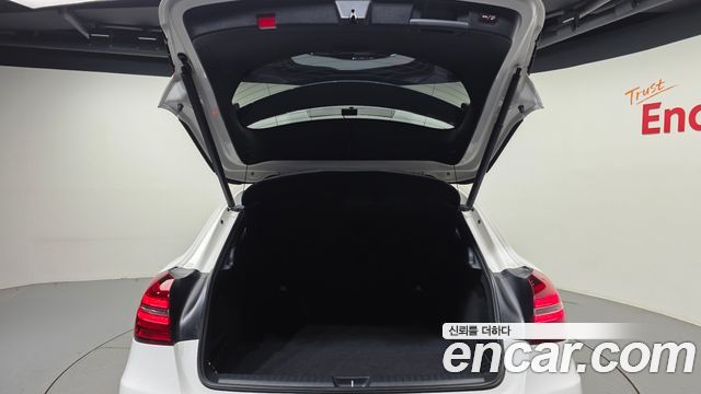 Mercedes-Benz GLA-Class 2018 — photo 26