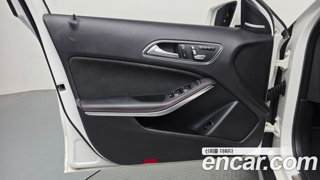 Mercedes-Benz GLA-Class 2018 — photo 14