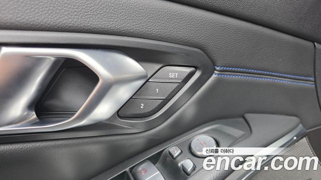 BMW 3-Series 2021 — photo 16