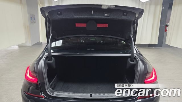 BMW 3-Series 2021 — photo 20
