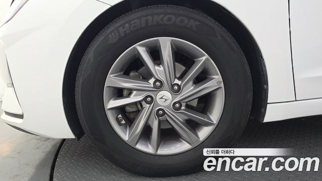Hyundai AVANTE 2020 — photo 5