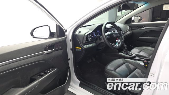 Hyundai AVANTE 2020 — photo 10