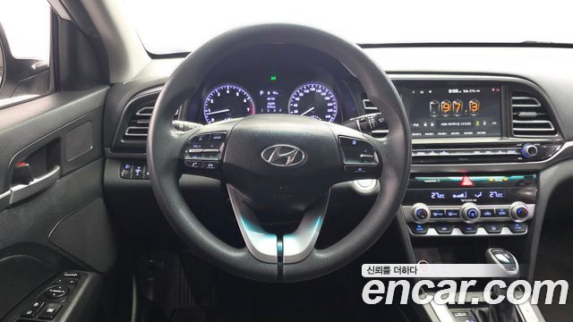 Hyundai AVANTE 2020 — photo 13
