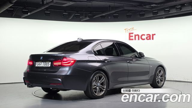 BMW 3-Series 2018 — photo 2