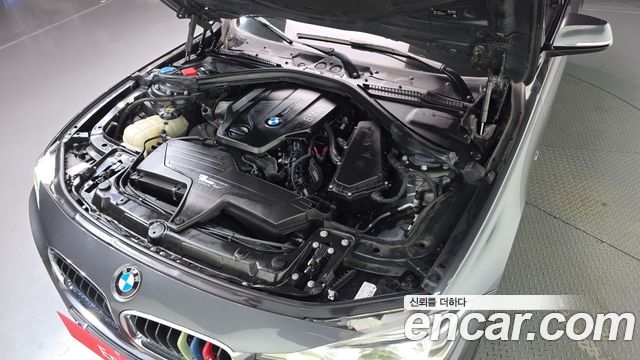 BMW 3-Series 2018 — photo 6