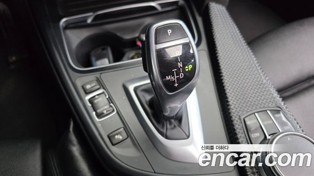 BMW 3-Series 2018 — photo 9