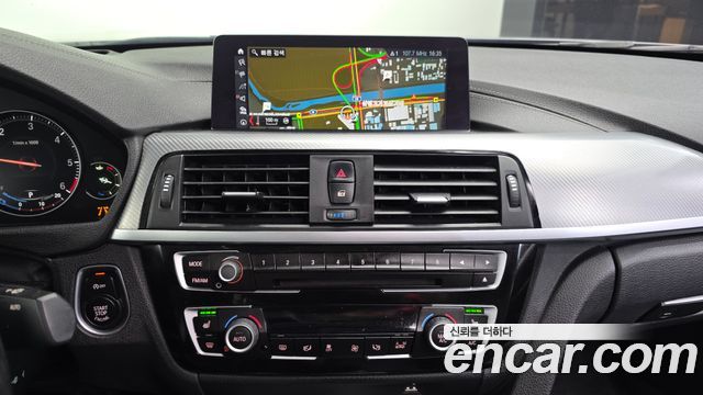 BMW 3-Series 2018 — photo 14