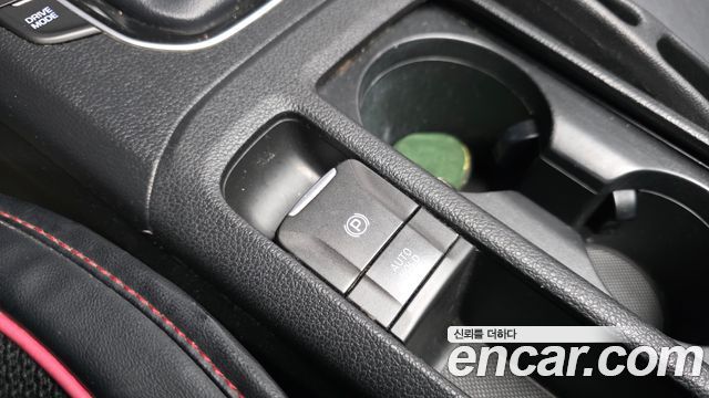 Hyundai i30 2018 — photo 19