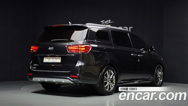 Kia Canival 2020 — photo 2