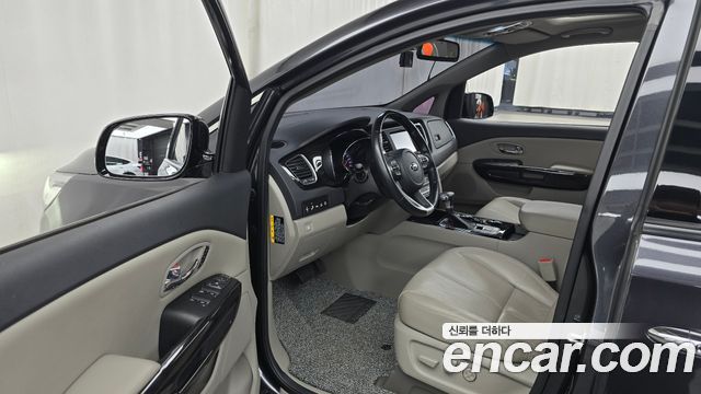 Kia Canival 2020 — photo 10