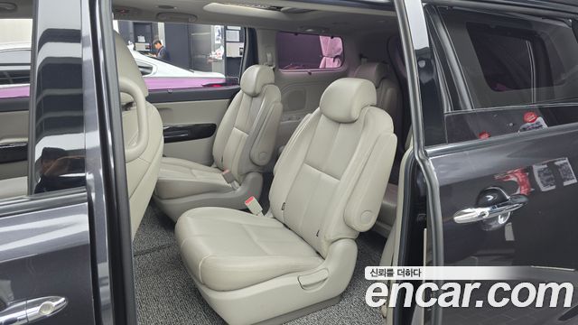 Kia Canival 2020 — photo 12