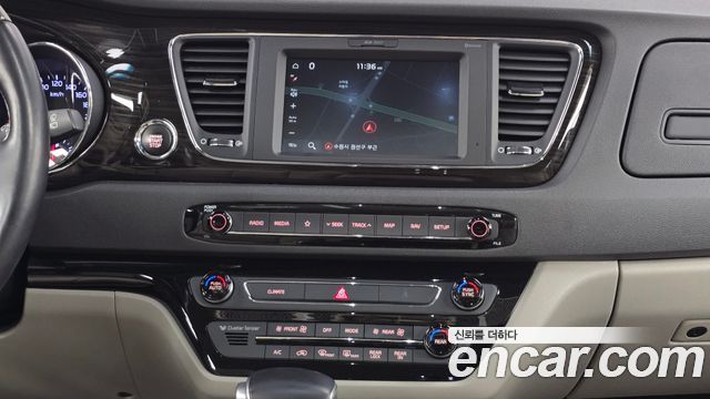 Kia Canival 2020 — photo 14
