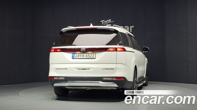 Kia Canival 2021 — photo 4