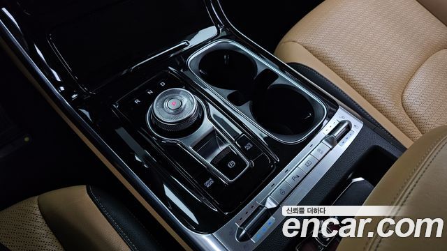 Kia Canival 2021 — photo 12