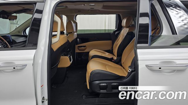 Kia Canival 2021 — photo 18
