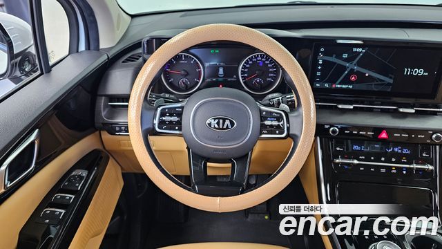 Kia Canival 2021 — photo 19