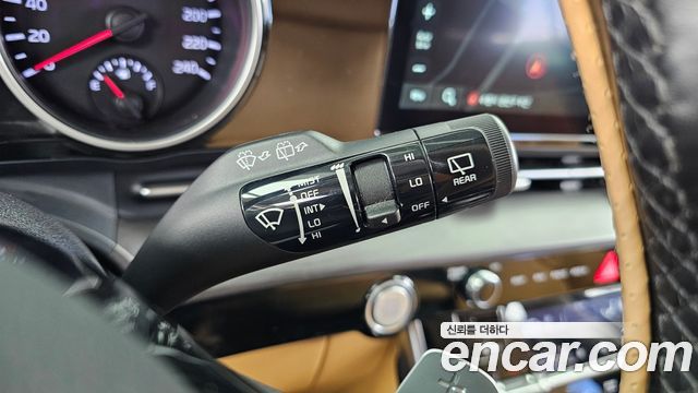 Kia Canival 2021 — photo 30