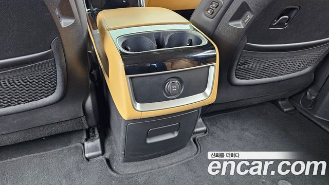 Kia Canival 2021 — photo 32
