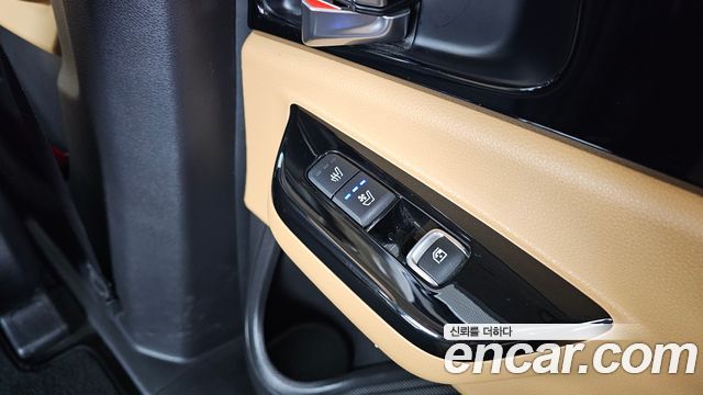 Kia Canival 2021 — photo 35