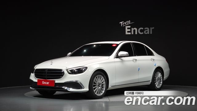 Mercedes-Benz E-Class 2022 — photo 1