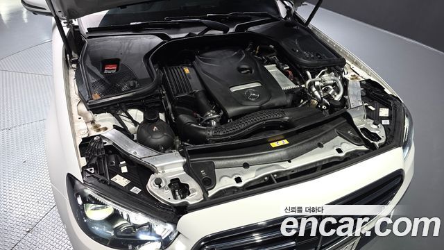 Mercedes-Benz E-Class 2022 — photo 6