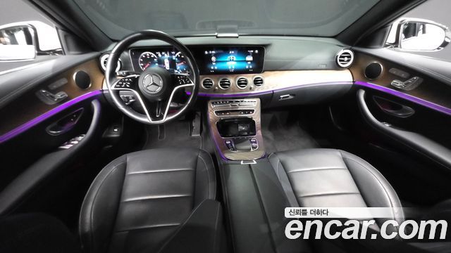 Mercedes-Benz E-Class 2022 — photo 10