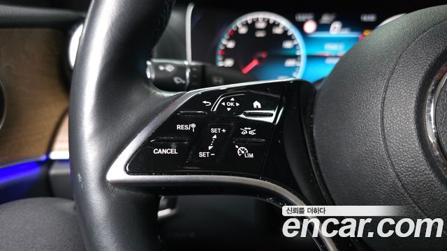 Mercedes-Benz E-Class 2022 — photo 30