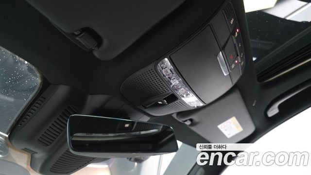 Mercedes-Benz E-Class 2022 — photo 32