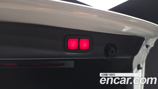 Mercedes-Benz E-Class 2022 — photo 33