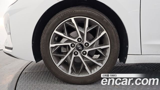 Hyundai AVANTE 2020 — photo 5